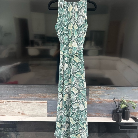 Tahari ASL Green Snake Print Maxi Dress - Picture 6 of 11